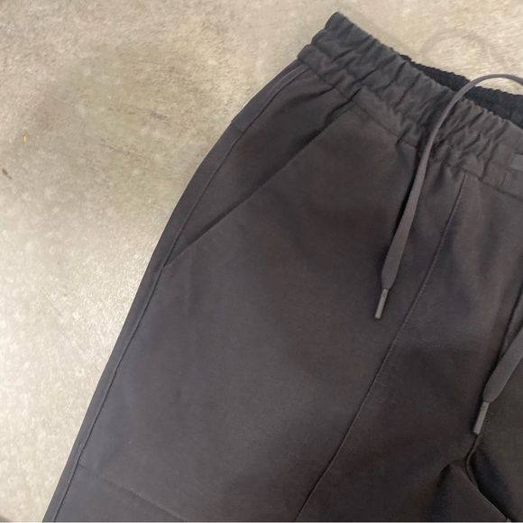 Lululemon Men's grey Bowline *Utilitech 30" Pants - Picture 5 of 6